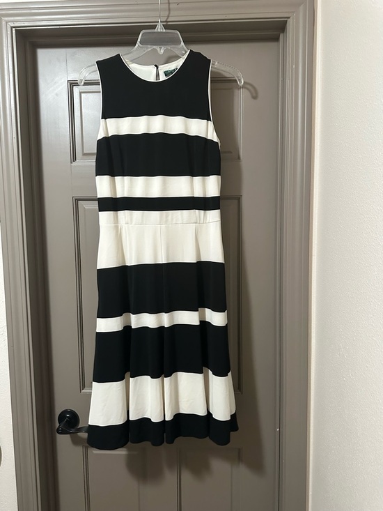 Ralph Lauren Dresses & Skirts - Ralph Lauren Black and White Paneled Dress size 6